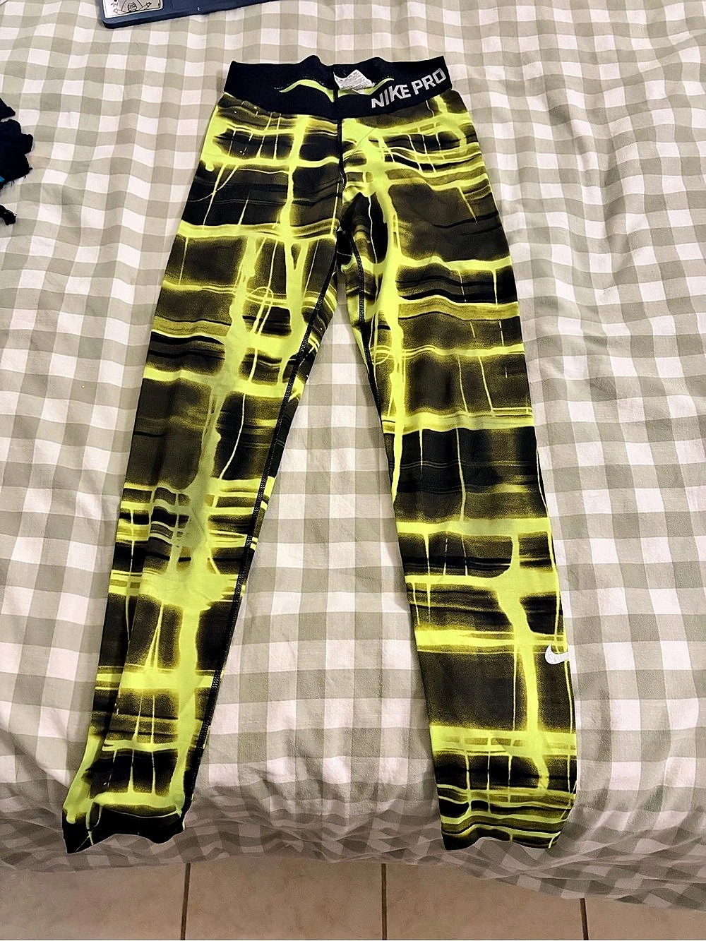 Nike Pro Abstract Print Athletic Pants Size Small Like New